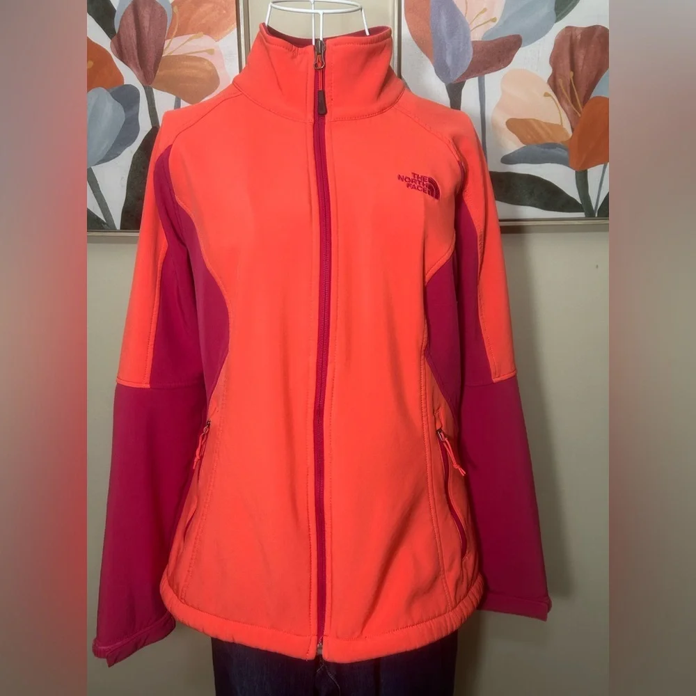 The North Face Women's Vibrant Orange and Pink Spring Jacket - Picture 6 of 16